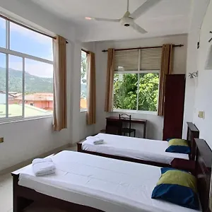  Pensión Smile Hub -youth Hostel-